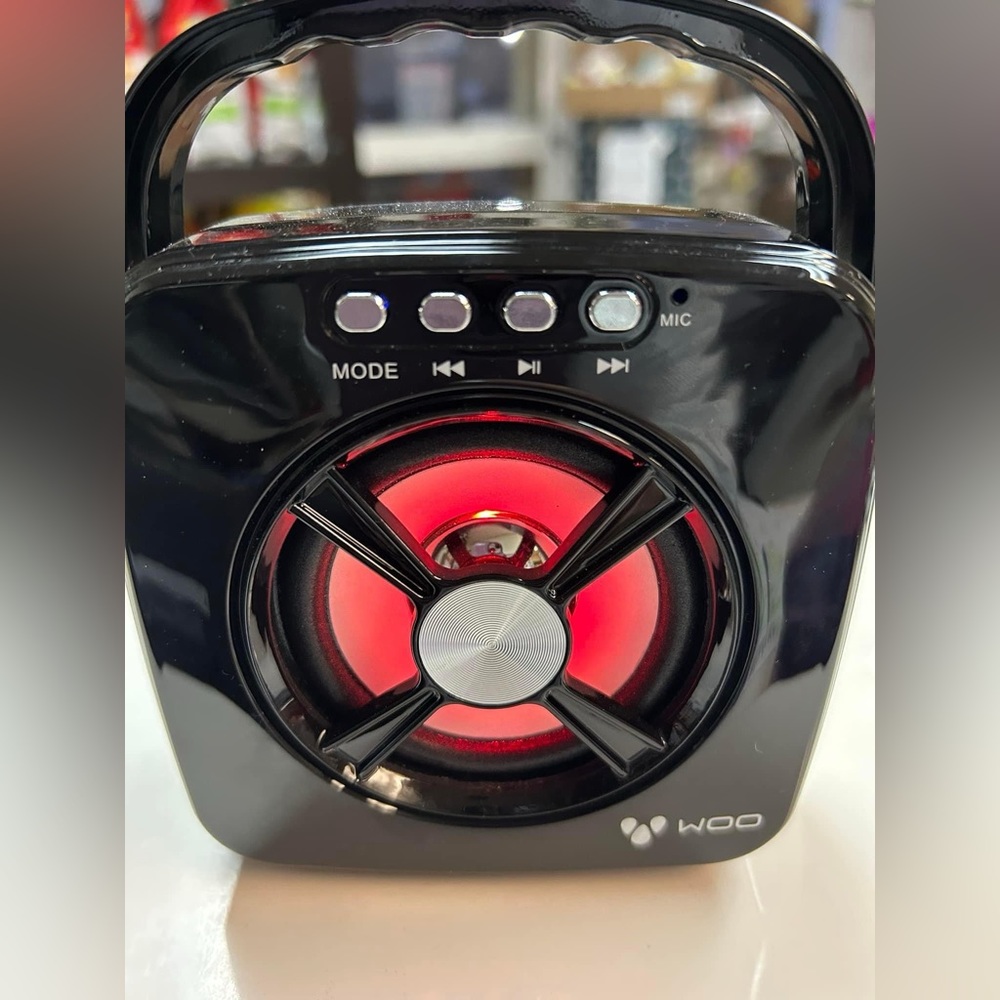 Woo Portable Speaker NWT In Box Wireless Portable Handy Speaker with Large Sound - Picture 7 of 7